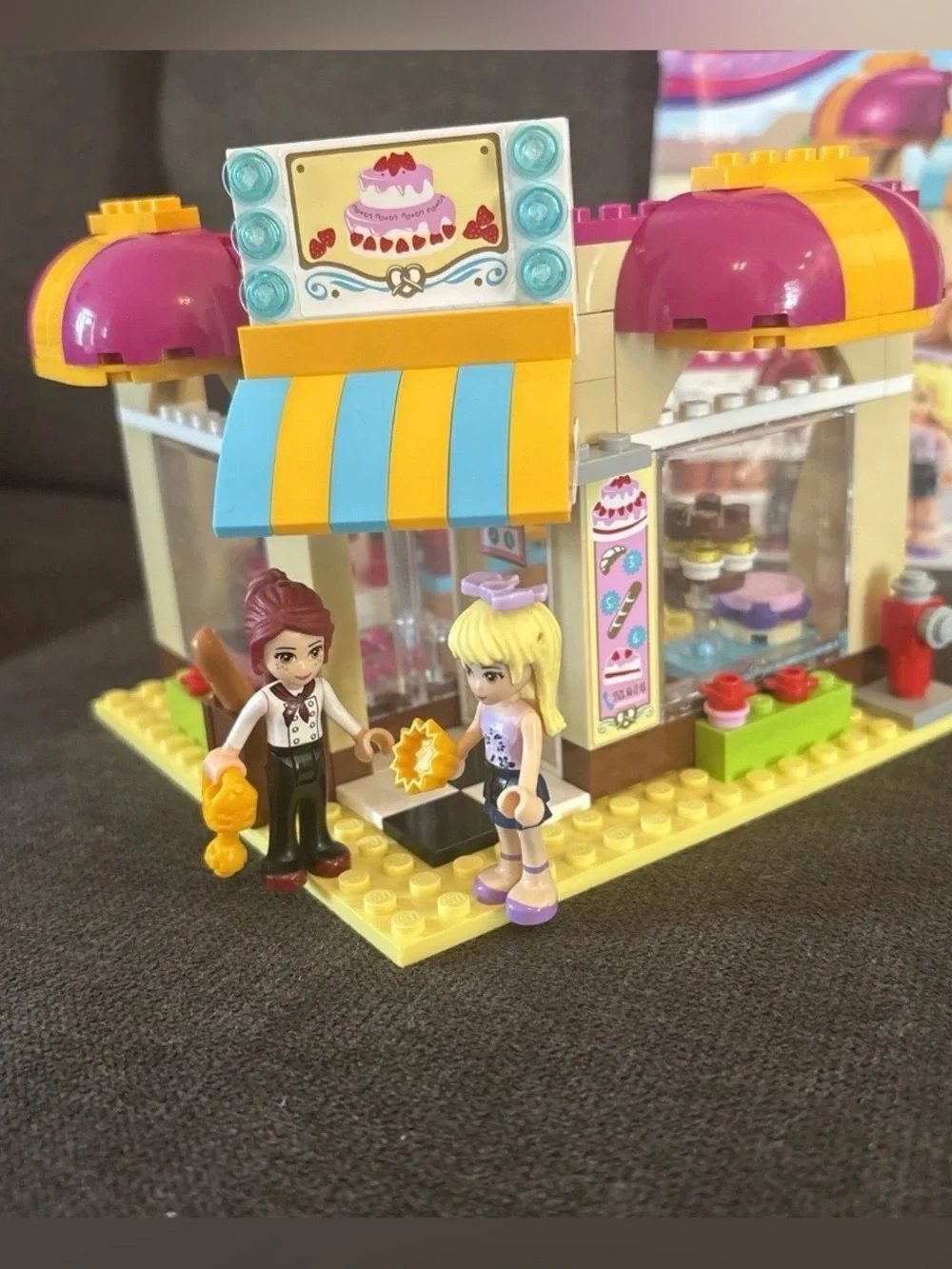 Lego Friends Downtown Bakery 41006 99% Complete Set with instructions